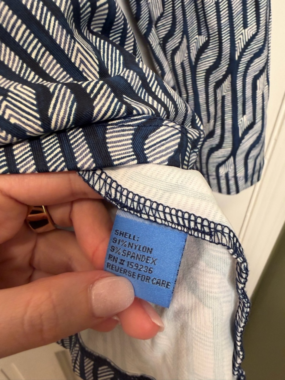 J. McLaughlin Blue White Geometric Stretch Top 3/4 Sleeve Ruffle Size Small - Picture 3 of 4